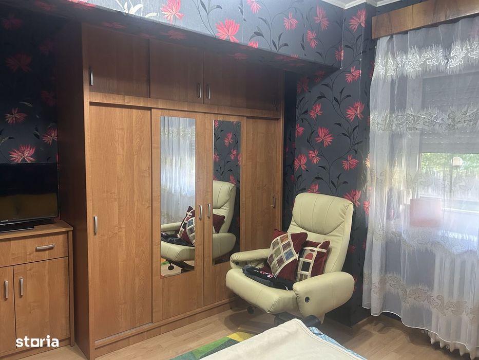 Apartament trei camere, decomandat, et. 1/4, Casa Științei-Supeco — fotografia 1