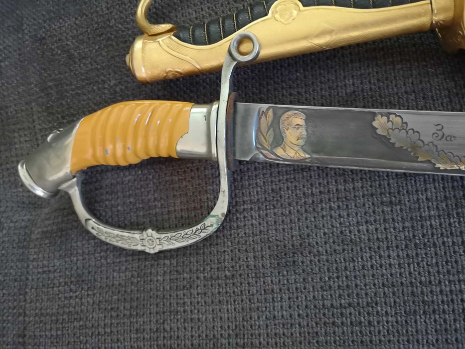 Няколко саби от ВСВ и една Руска/катана,нож, кортик,кинжал/