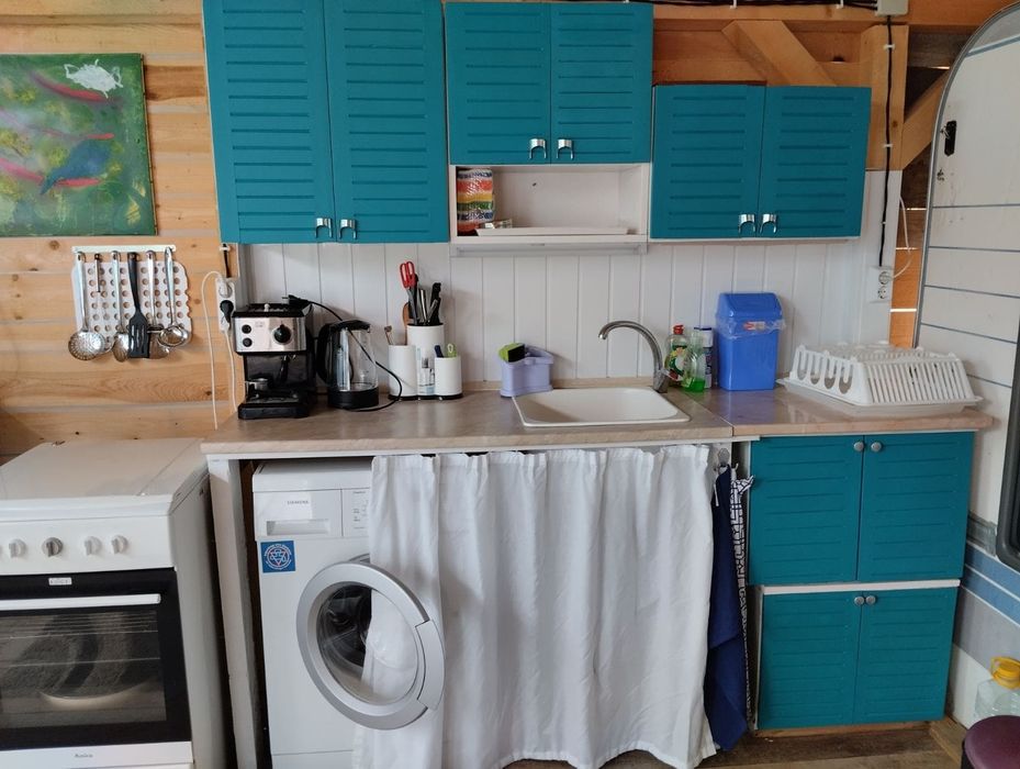 Продава се каравана с платен наем за сезон 2026