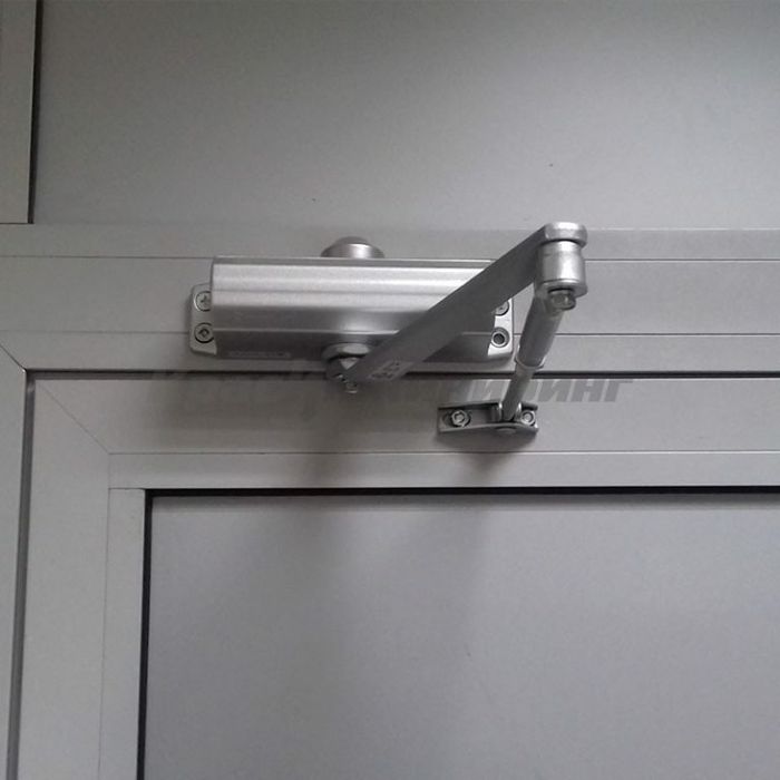 Установка доводчиков