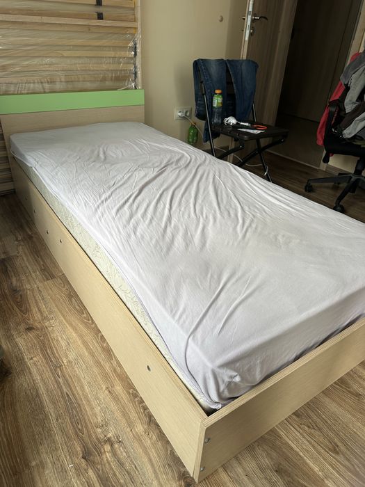 Детска секция за учене с вграден гардероб