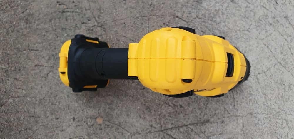 Auto filetanta dewalt 12V.