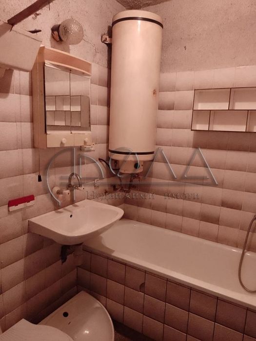 Продава се Тристаен апартамент в София, Хиподрума - 84 кв.м за 2346 €/кв.м - Снимка #4