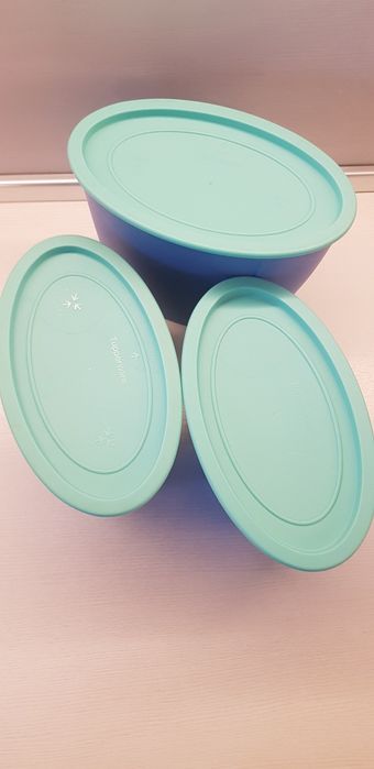 4 контейнера Tupperware