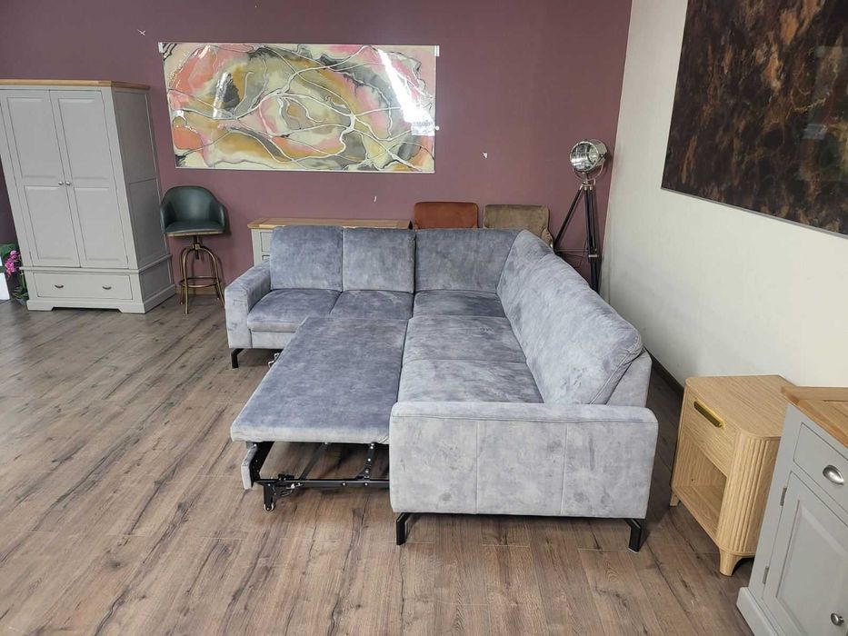 Сив ъглов диван от плат с функция сън MM-ZE1126