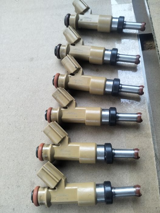 Продам форсунки 1 GR-FE . Прадо