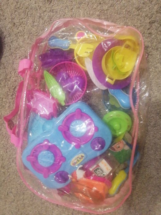 Сумочки, игрушки