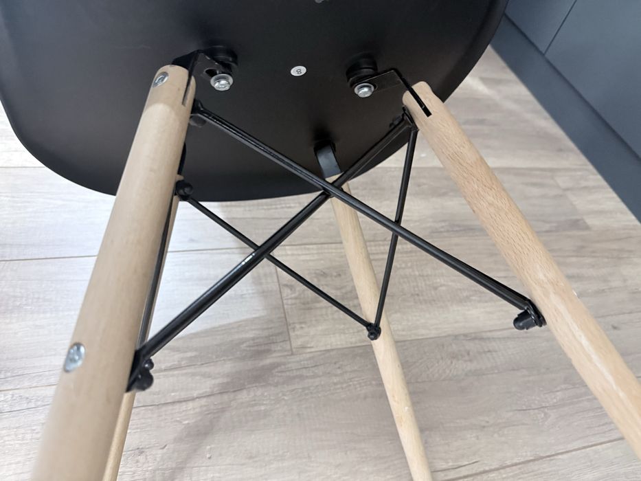 Стол со стульями