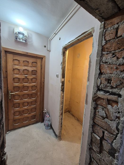 Vand apartament 2 camere - neamenajat