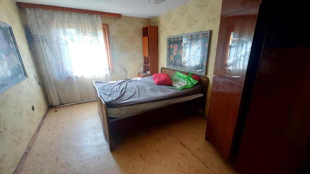 Къща/вила с двор с. Брястово, обл. Хасково