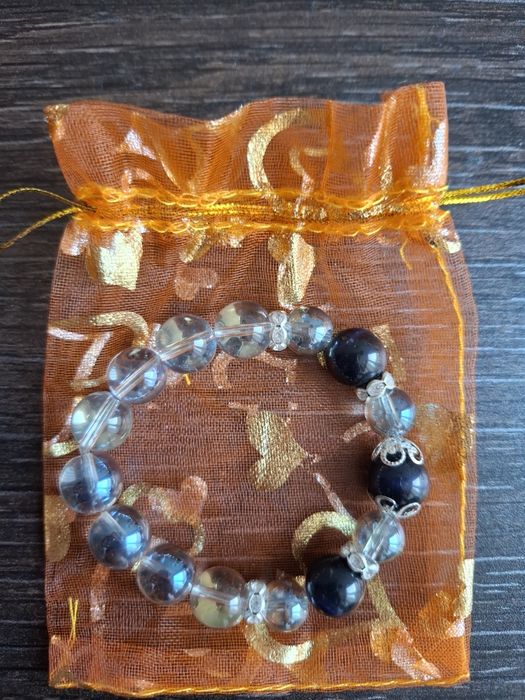 Гривна от естествени камъни - 10 мм.