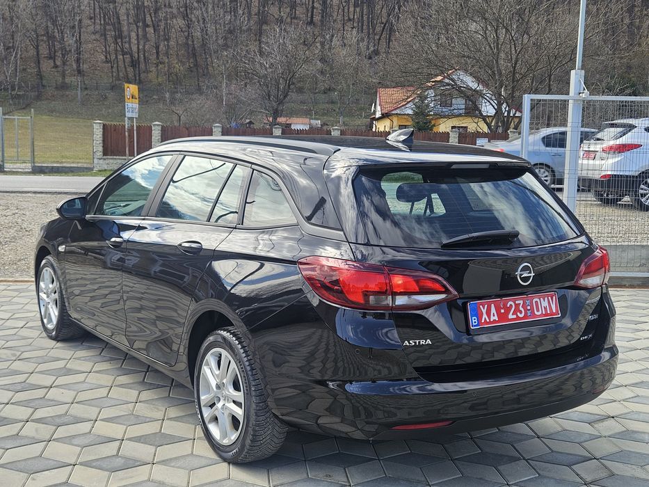 Opel  Astra  din 2018 1.6 disel !