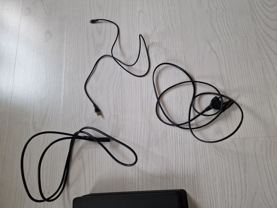 Ps4 slim с одним геймпадом и одной игрой
