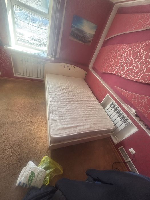 Продам спальный гарнитур.