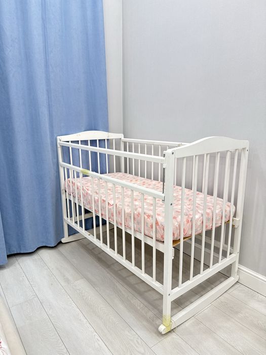 продается детский манеж-кровать с матрасом