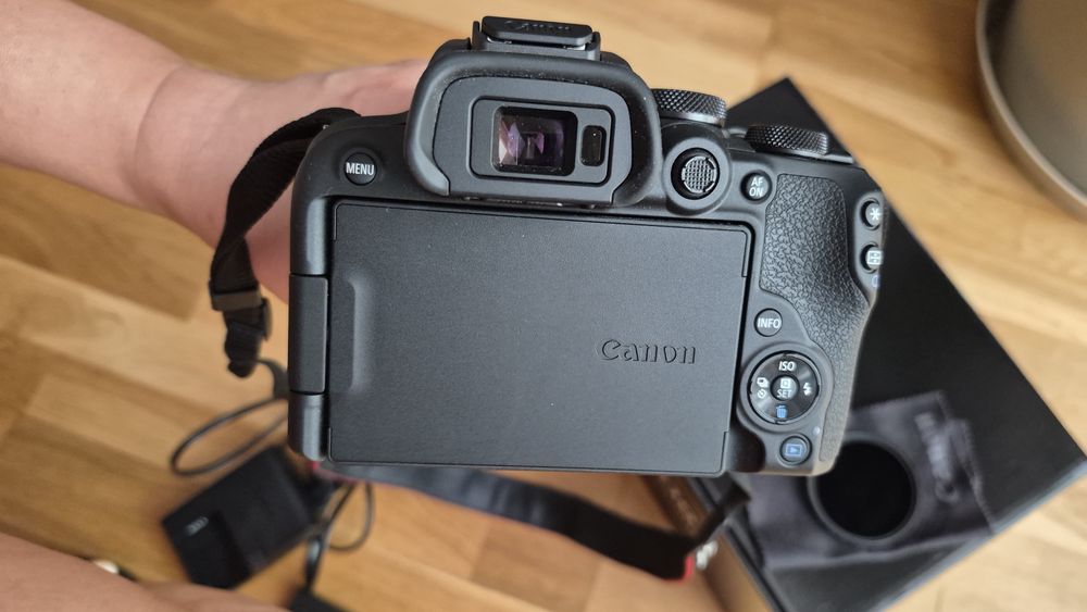 Canon EOS R10 + obiectiv 18-150