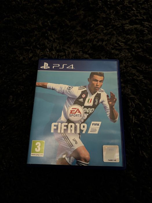 Fc и Fifa за PlayStation 4