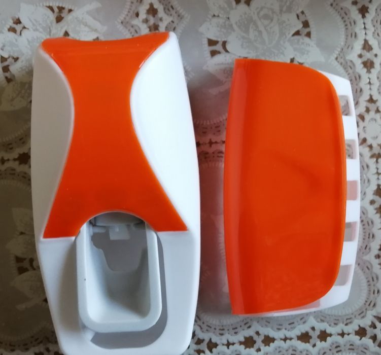 Продам диспенсер для зубной пасты