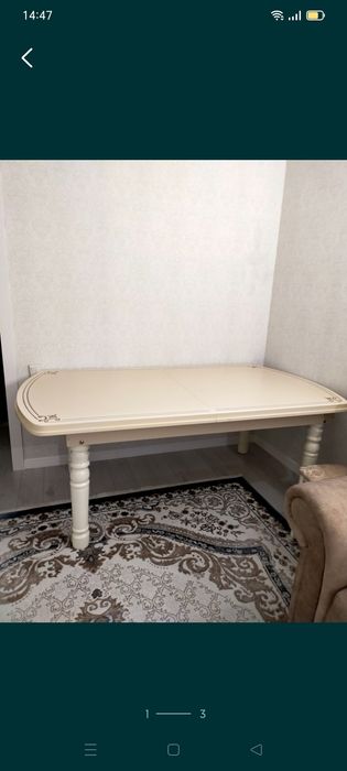 Продам стол для гостиной в отличном состояни