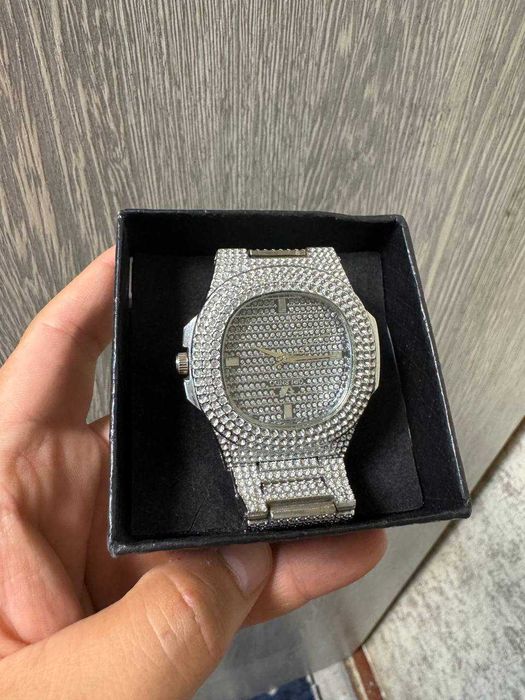 Наручные часы в стиле Patek Philippe