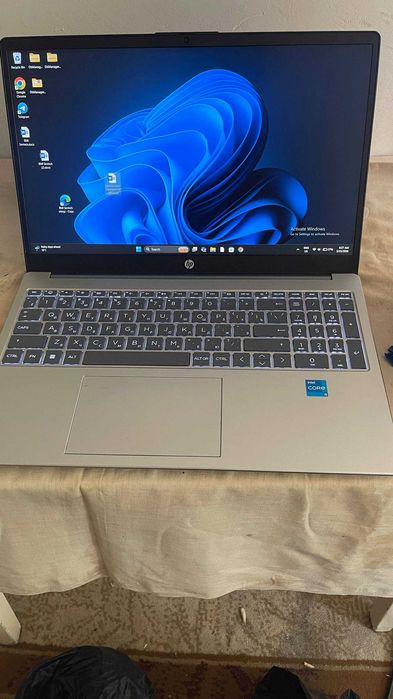 Hp laptop 8 gb / 512 gb