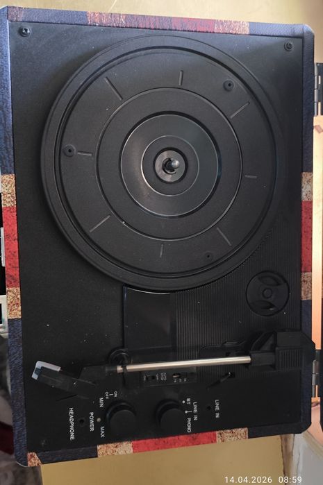 Виниловый проигрыватель