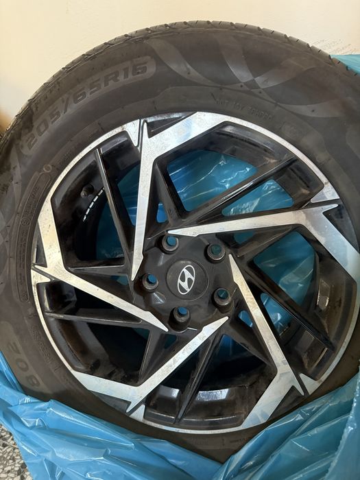 Летни Гуми с Оригинални джанти  Hyundai