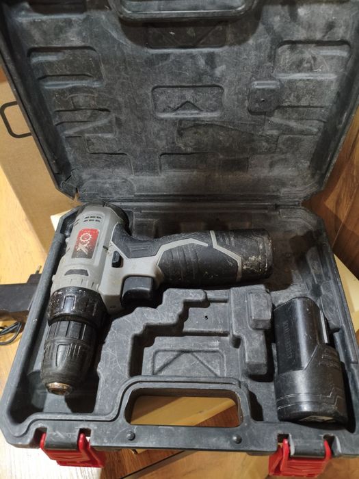 Продам шуруповёрт отсутствует блок питания