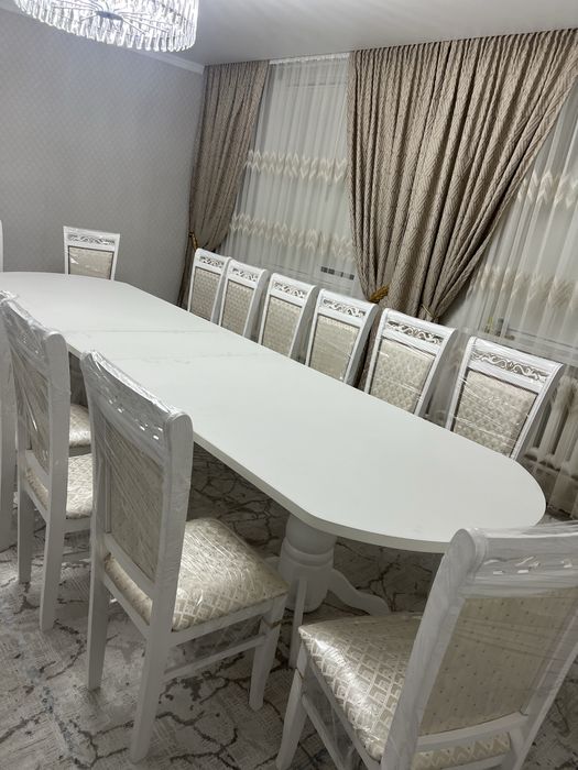 Стол и стулья комплект