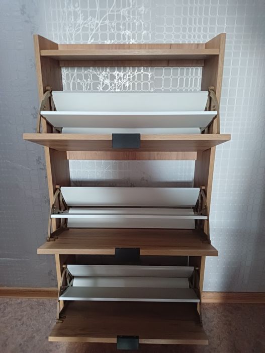 Продам обувницу Новая