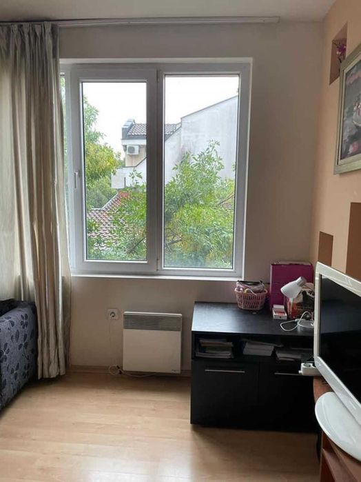 Дава се под наем Тристаен апартамент в Пловдив, Младежки Хълм - 80 кв.м за 370 € - Снимка #2