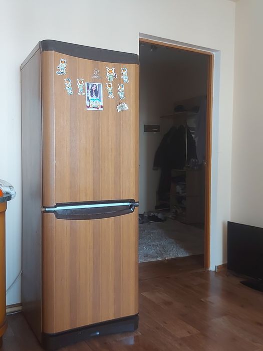 Холодильник indesit