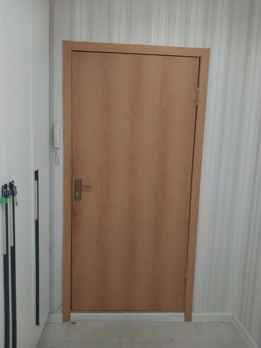 Продам межкомнатные двери недорого
