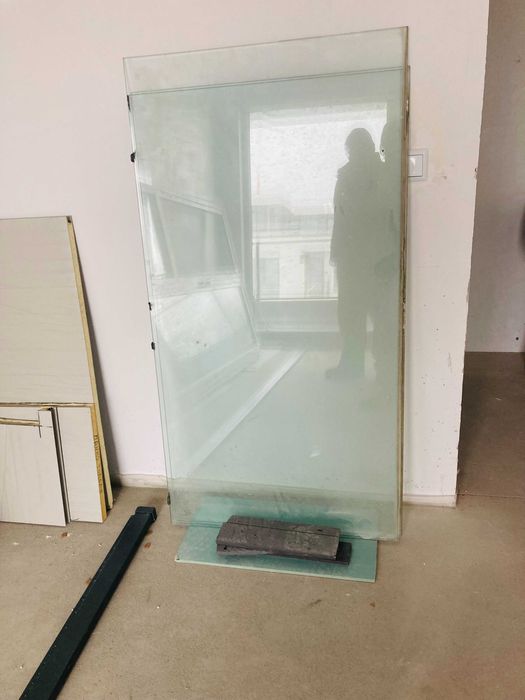 Продавам нова PVC врата и прозорец REHAU – демонтирани