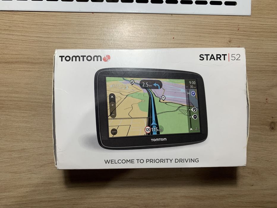 Автомобильный GPS навигатор TomTom start 52 (5 дюймов) полный комплект