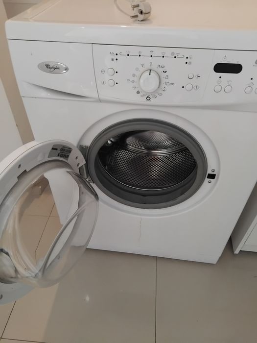 Vînd mașina  spălat  Whirpoo citiți anunțul cu atenție!!!