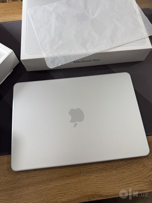 Macbook Neo Silver 8/512 Touch ID