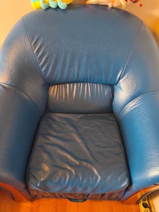 De vânzare 1 fotoliu 100 ron bucata