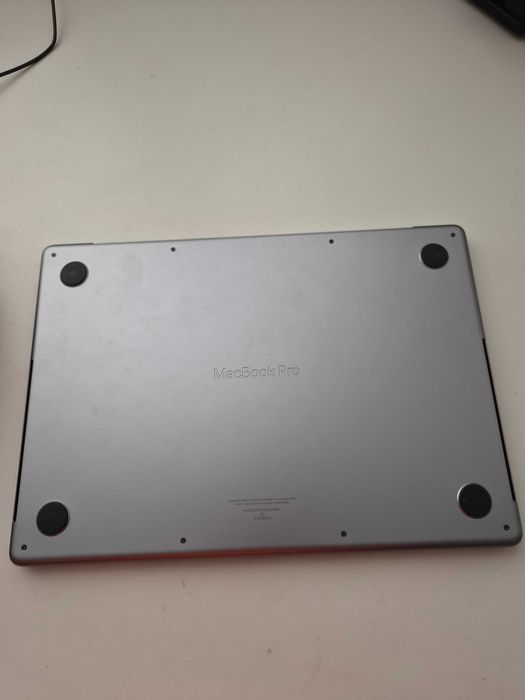 Macbook Pro 14 M3 1 терабайт