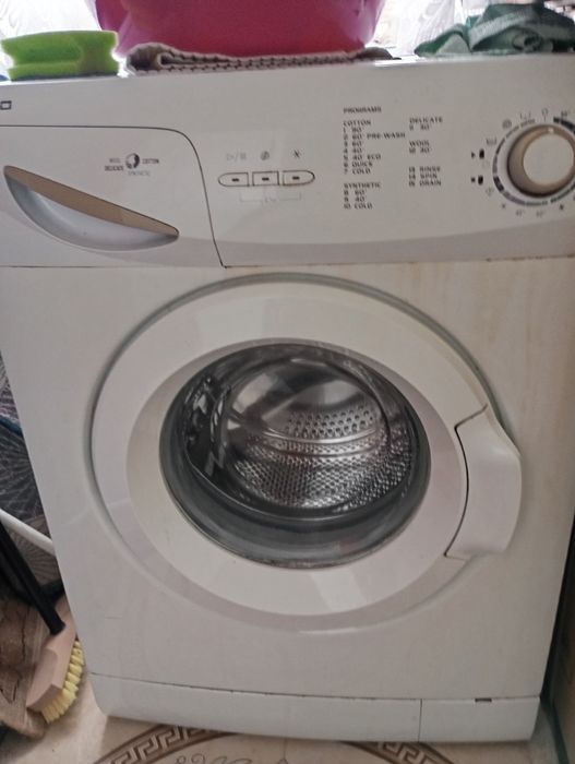 Хладилник с фризер  BEKO. Пералня NEO.