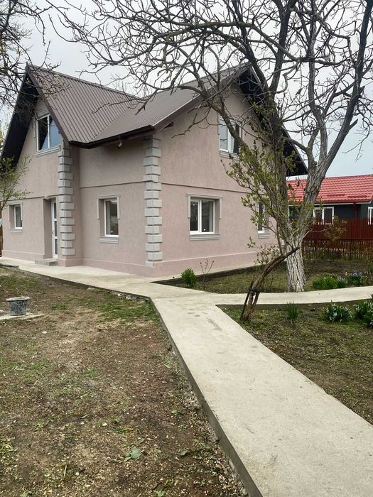 Casa de vanzare in localiatatea Spătaru