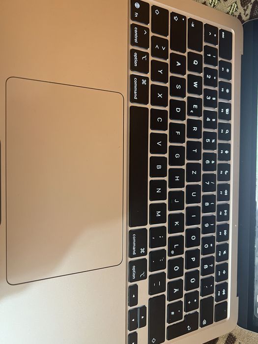 MacBook Air M4 16GB RAM / 256GB SSD – ca NOU, GARANȚIE