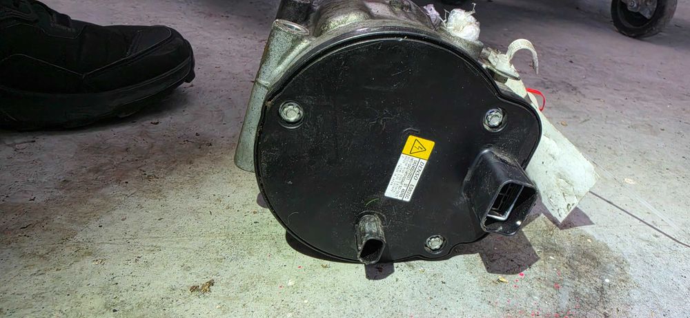 Compresor Clima Toyota Prius cod 042400-0021