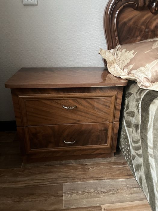 Спальный гарнитур б/у продам