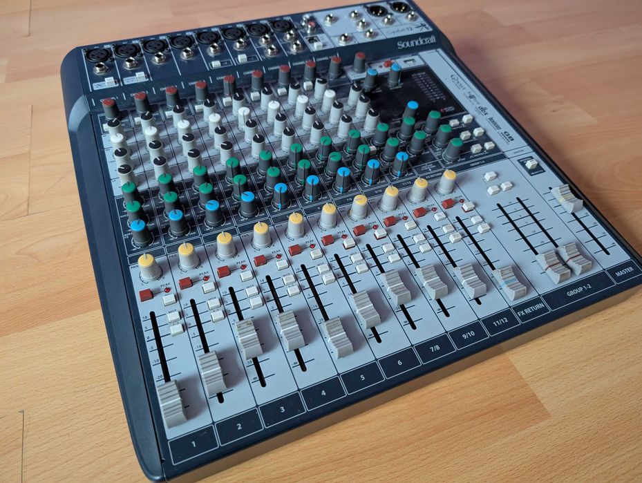 Mixer Analog Soundcraft Signature 12