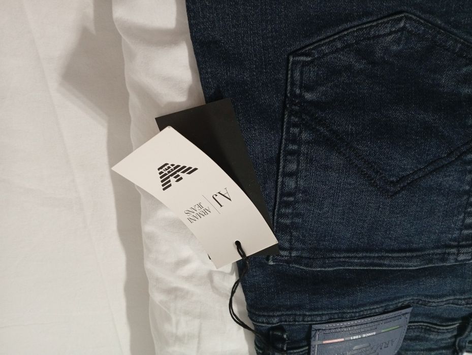 Продавам дънки. Размер 33.