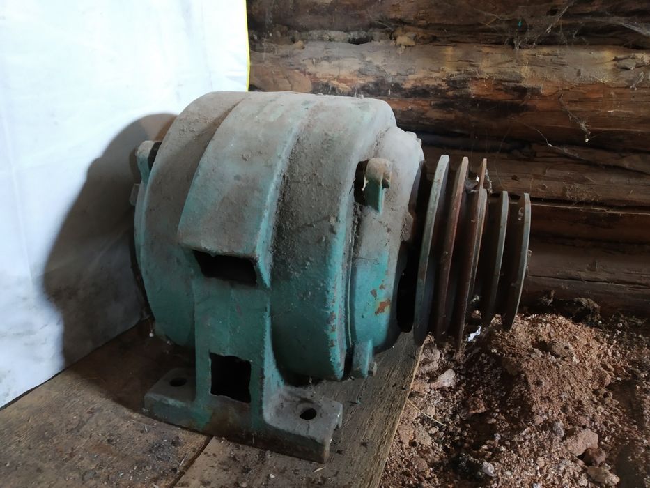 Двигатель трёхфазный