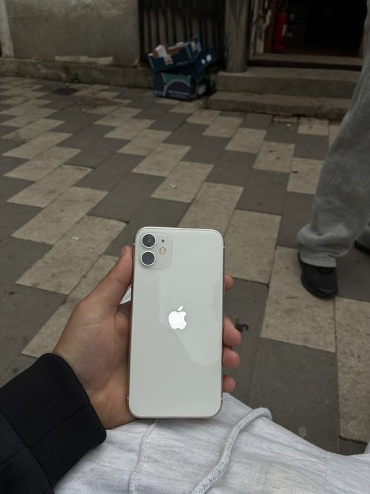 Vand iphone 11 impecabil