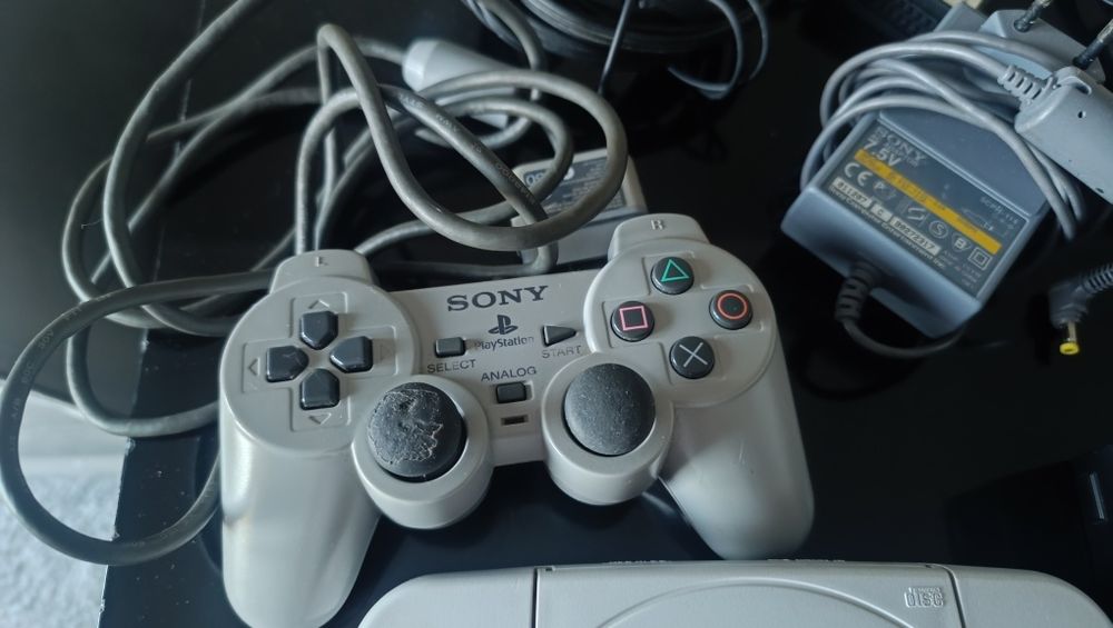 Playstation 1 & Playstation 2