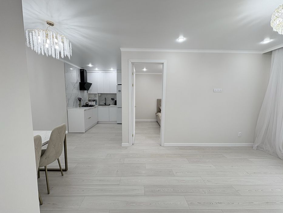 Продам евро трехкомнатную квартиру